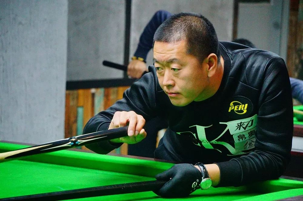 通过控制球 通过控制球