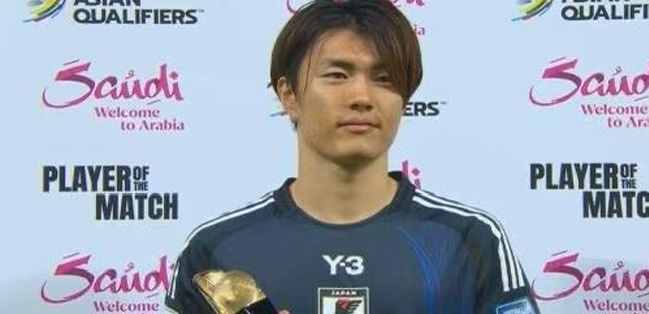 更是以六球 更是以六球